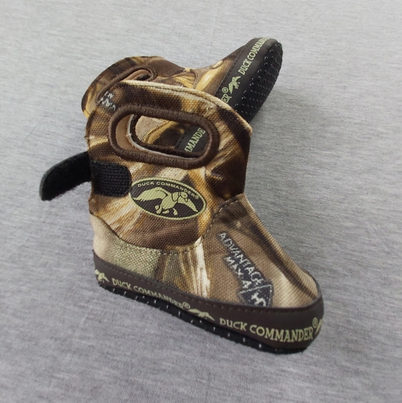 Duck Commander Mossy Oak Soft Sole Boots Size 1 or 3m - Picture 2 of 5